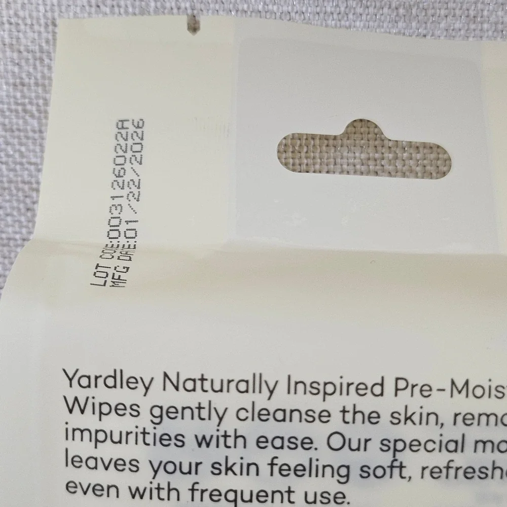 Yardley London On the Go Wipes 3pk 24ct Aloe‎ Vera Chamomile Vit-E Travel Size